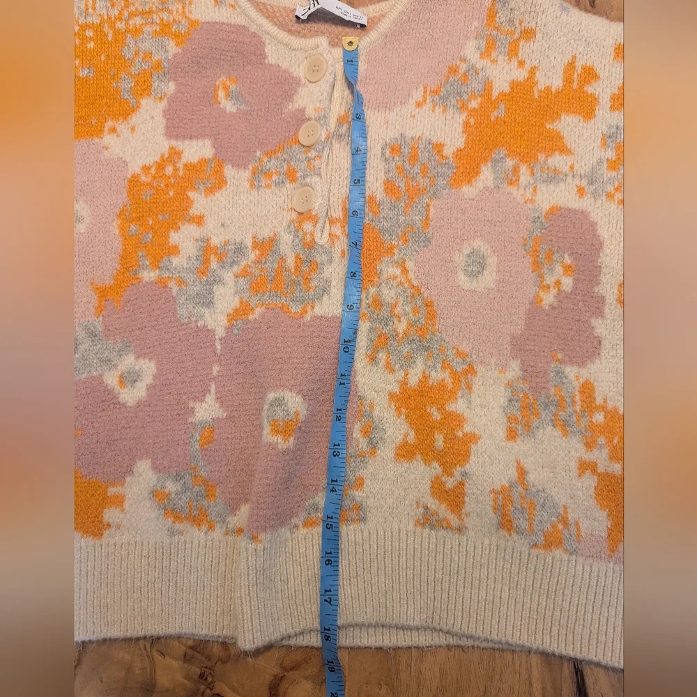 Zara Flower Sweater/Cardigan - Picture 7 of 7